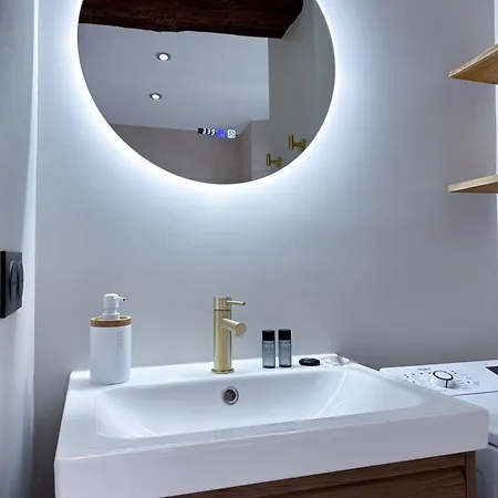 Mace Avec Dans Quartier Historique Exclusif Calme Coeur D'antibes Apartman *