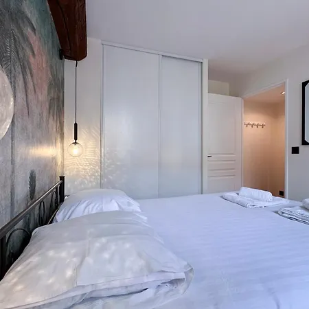 Mace Avec Dans Quartier Historique Exclusif Calme Coeur D'antibes Apartment Antibes