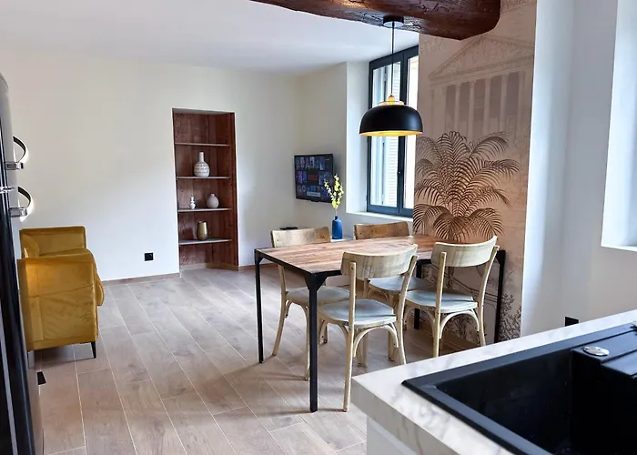 Mace Avec Dans Quartier Historique Exclusif Calme Coeur D'antibes Appartamento *